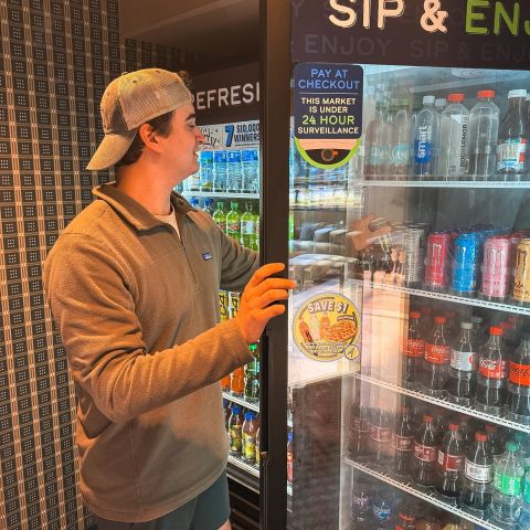the ultimate luxury? 
never having to put real shoes on to grab a snack🤌 

our lobby mini market is open 24/7 so you’re always just an elevator ride away from your cravings