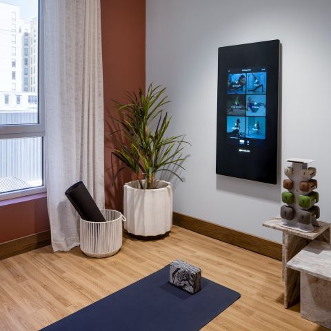 main character workout unlocked 🔓✨

the private fitness room with the smart mirror is officially the biggest flex